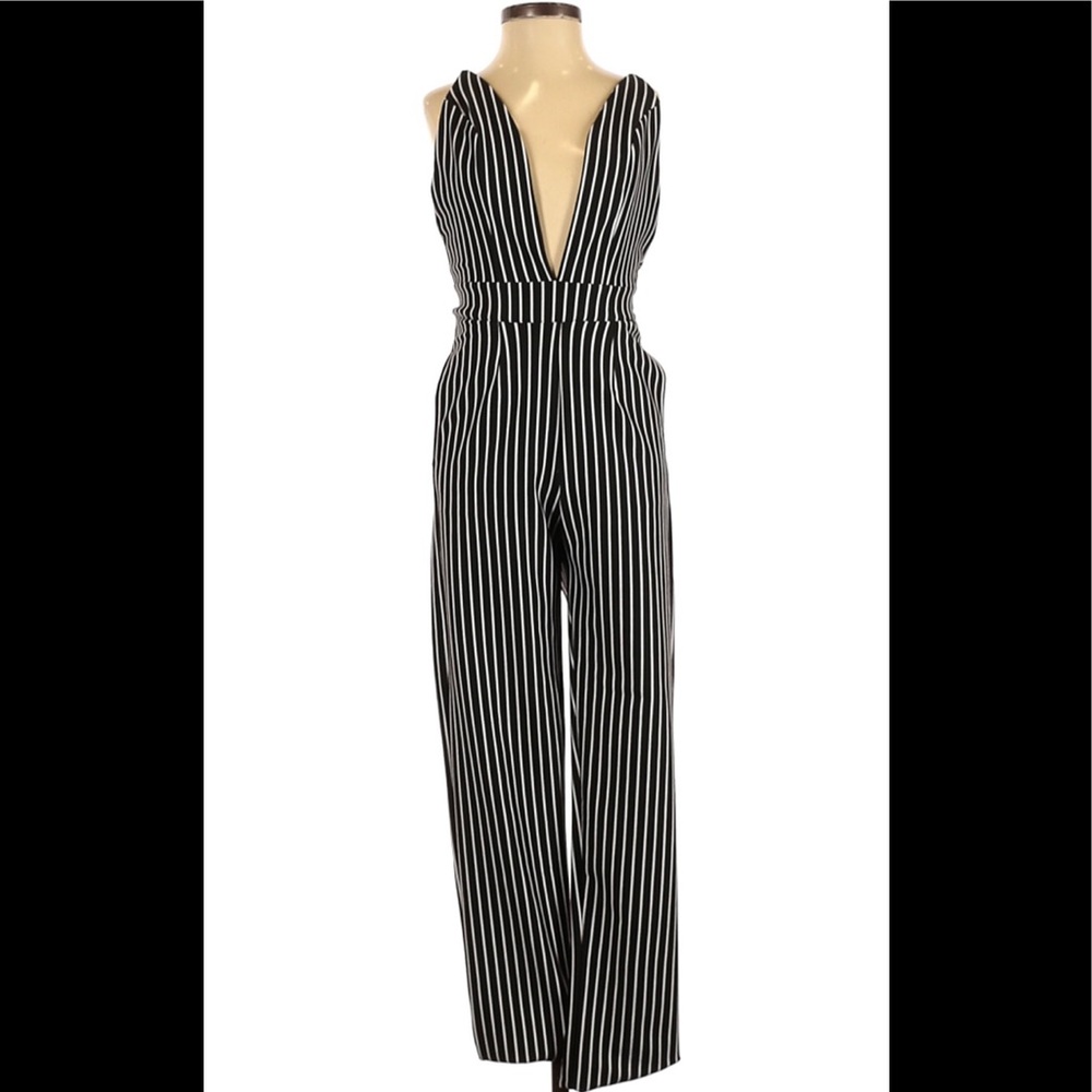 BOOHOO striped jumpsuit size 4